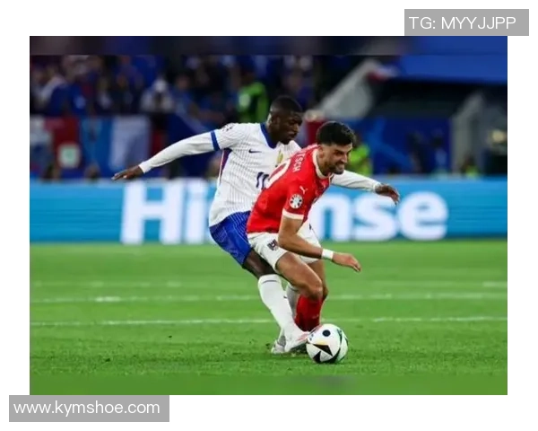 足球巨星闪耀绿茵场展现无与伦比的竞技魅力与精神力量