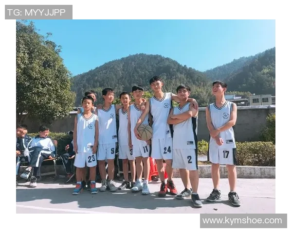 足球球星卡Y的成长历程与赛场风采全面解析