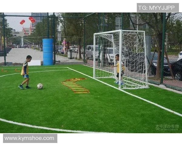 足球球星贴纸装饰宿舍空间 打造个性化体育氛围的理想之地